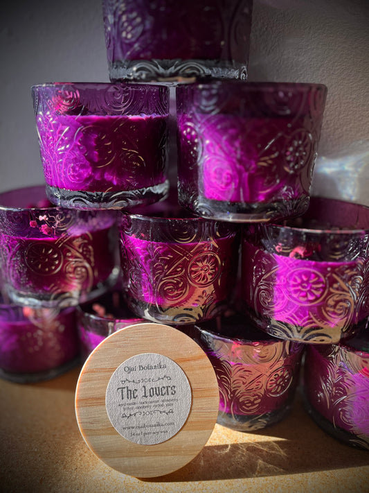 The Lovers Tarot Candle Limited Edition - Aged Vanilla, Berry, Lychee, Orchid, Yuzu & Rose Quartz