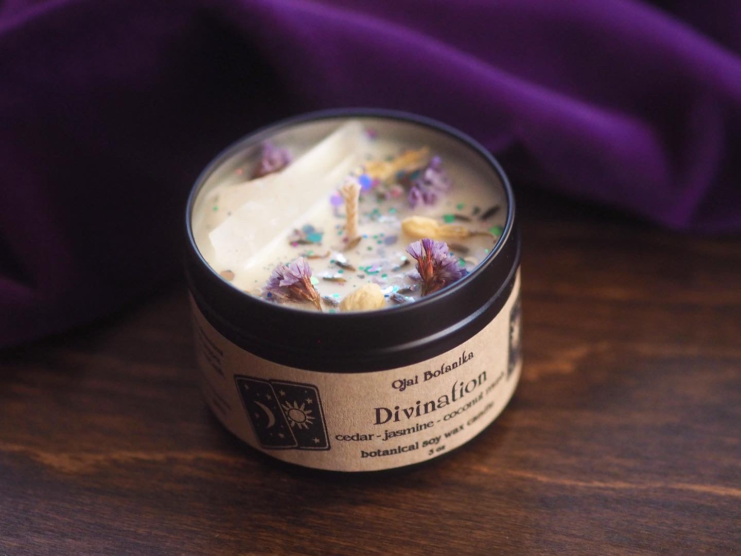 Divination - Cedar, Jasmine & Coconut Musk - Quartz Crystal & Botanical Soy Candle