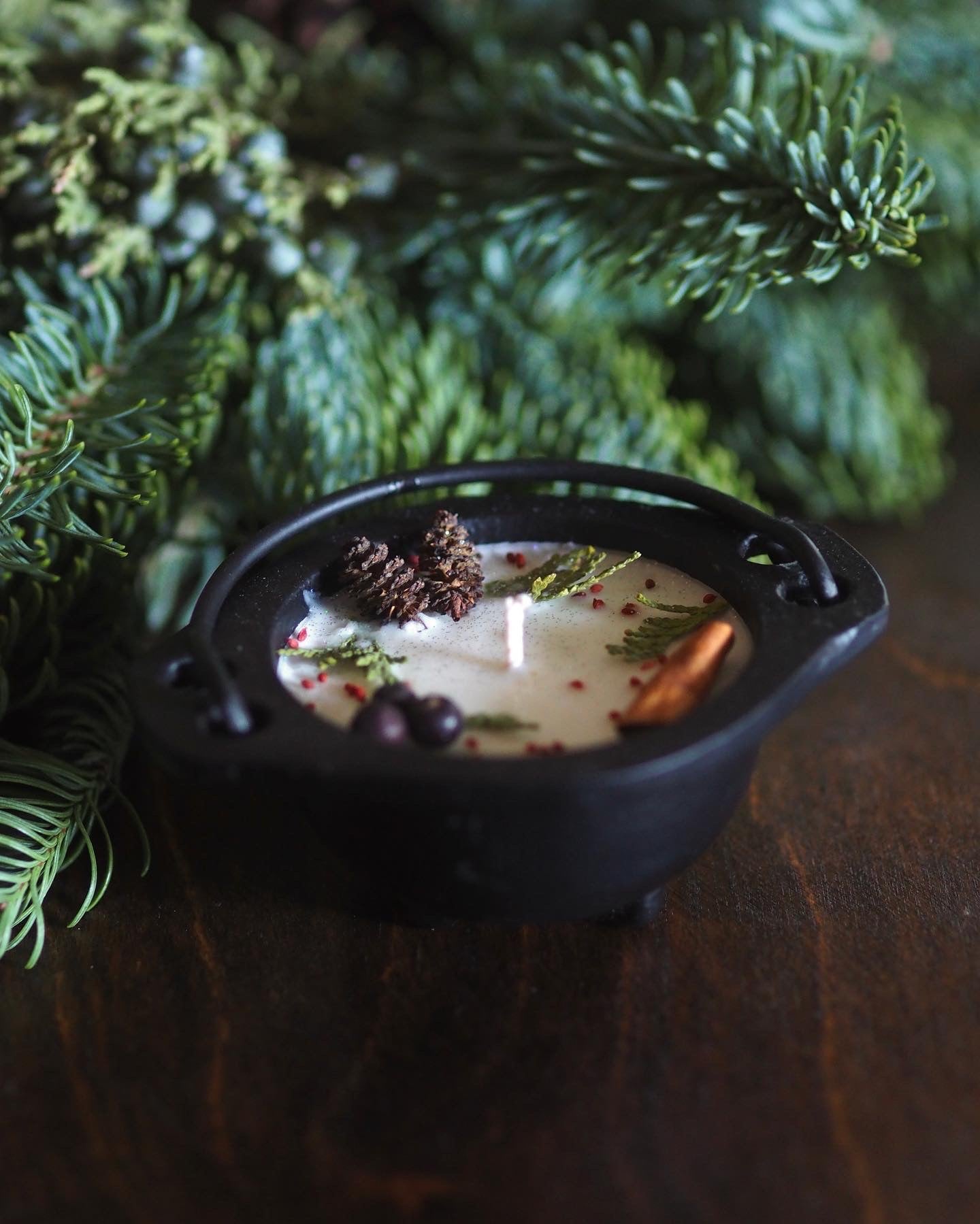 Yuletide Magic - Mini Cast Iron Cauldron Candle